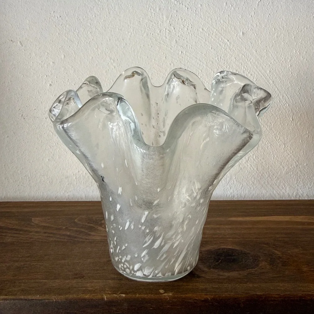 Gruppo T1 Italy Hand Blown Glass Handkerchief Vase White Speckled Ruffle